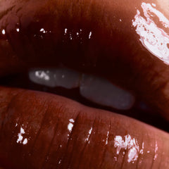 model's lips with espresso plt